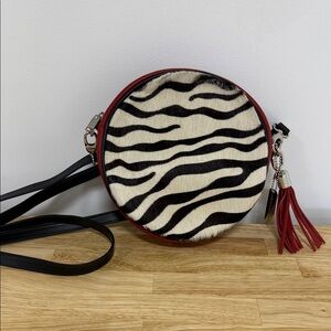 Josée Pelletier Création – Zebra Round Crossbody